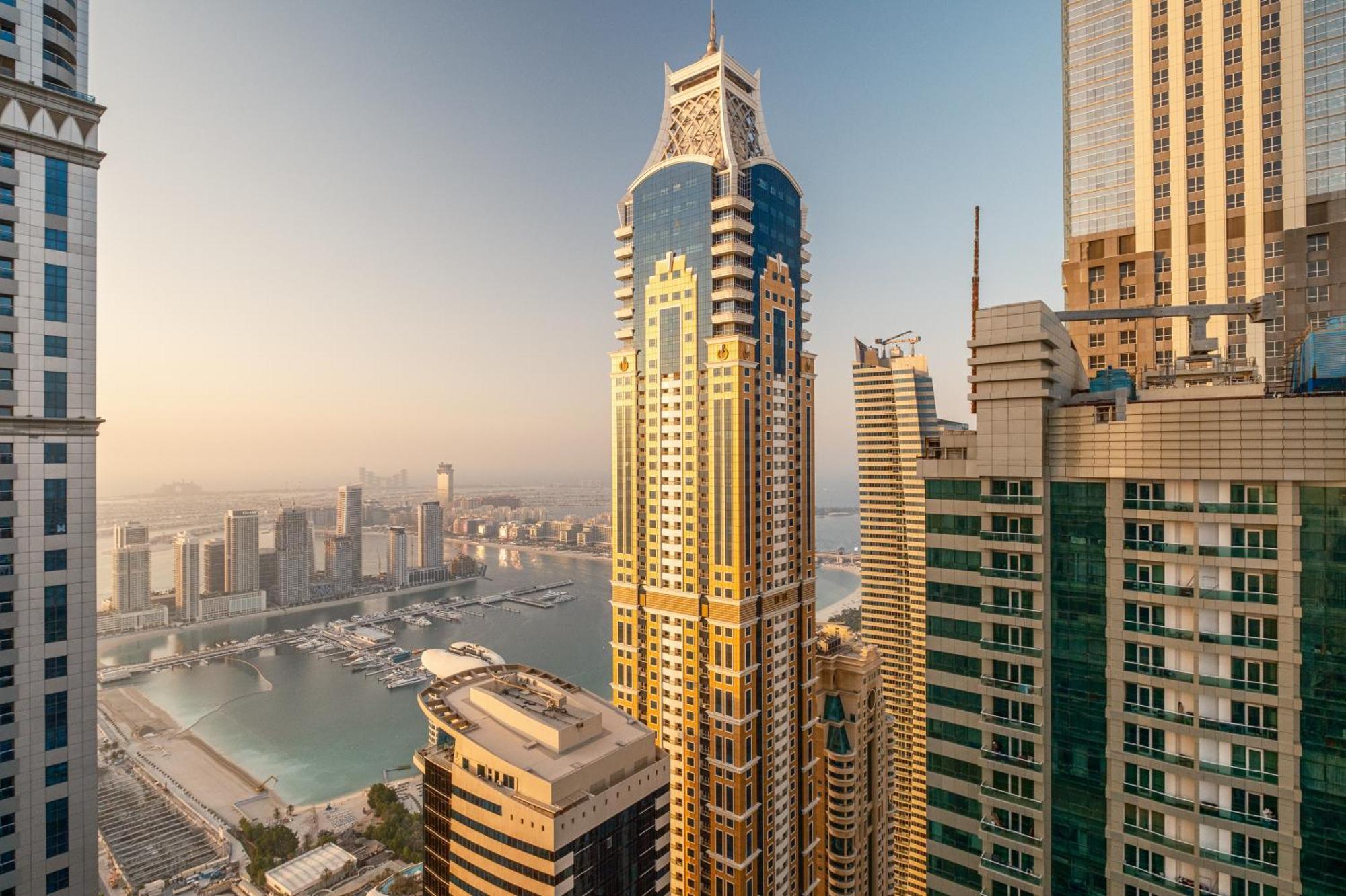 Torch 77 - By Saffron House Hostel Dubai Buitenkant foto