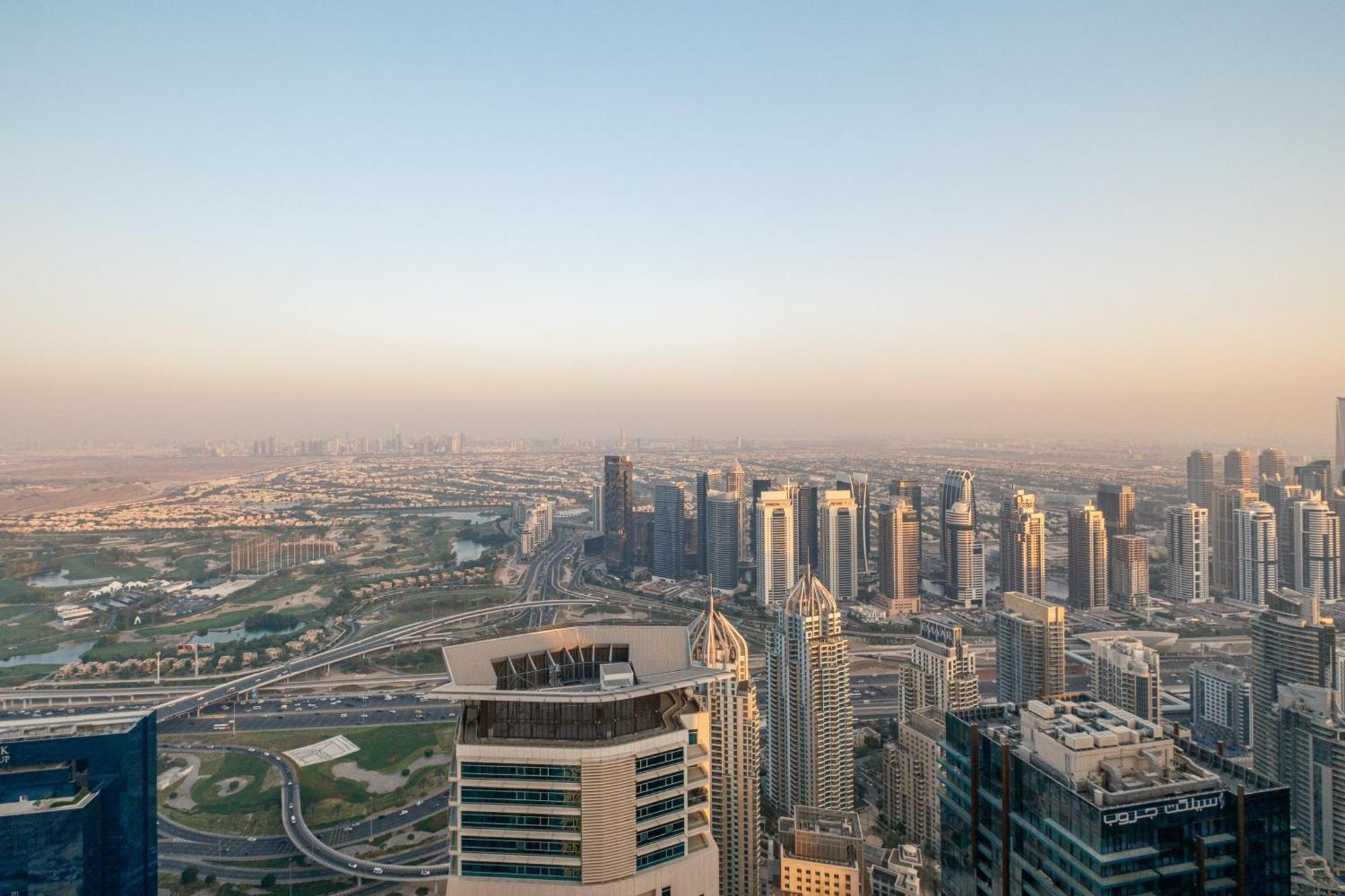 Torch 77 - By Saffron House Hostel Dubai Buitenkant foto