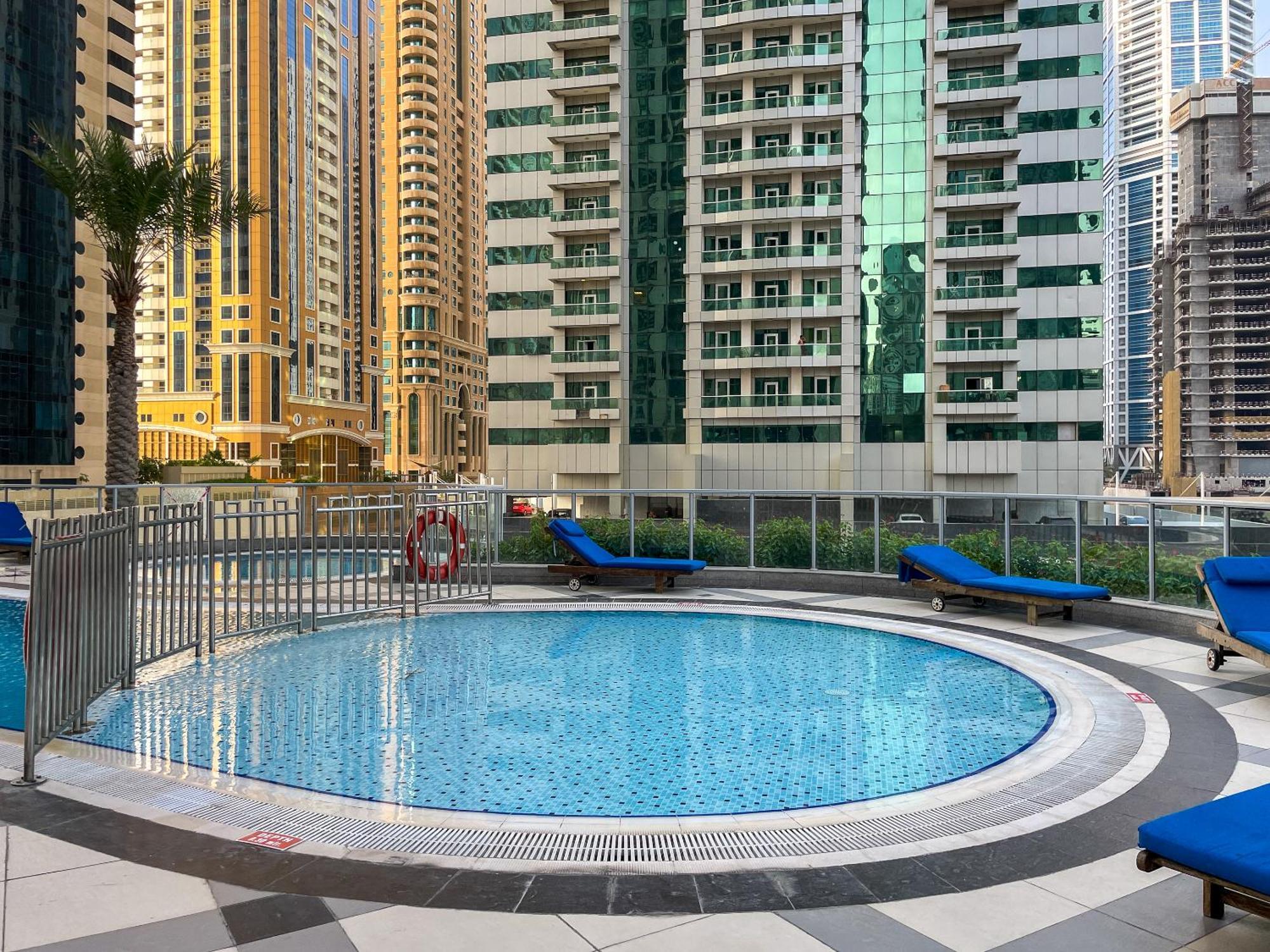 Torch 77 - By Saffron House Hostel Dubai Buitenkant foto